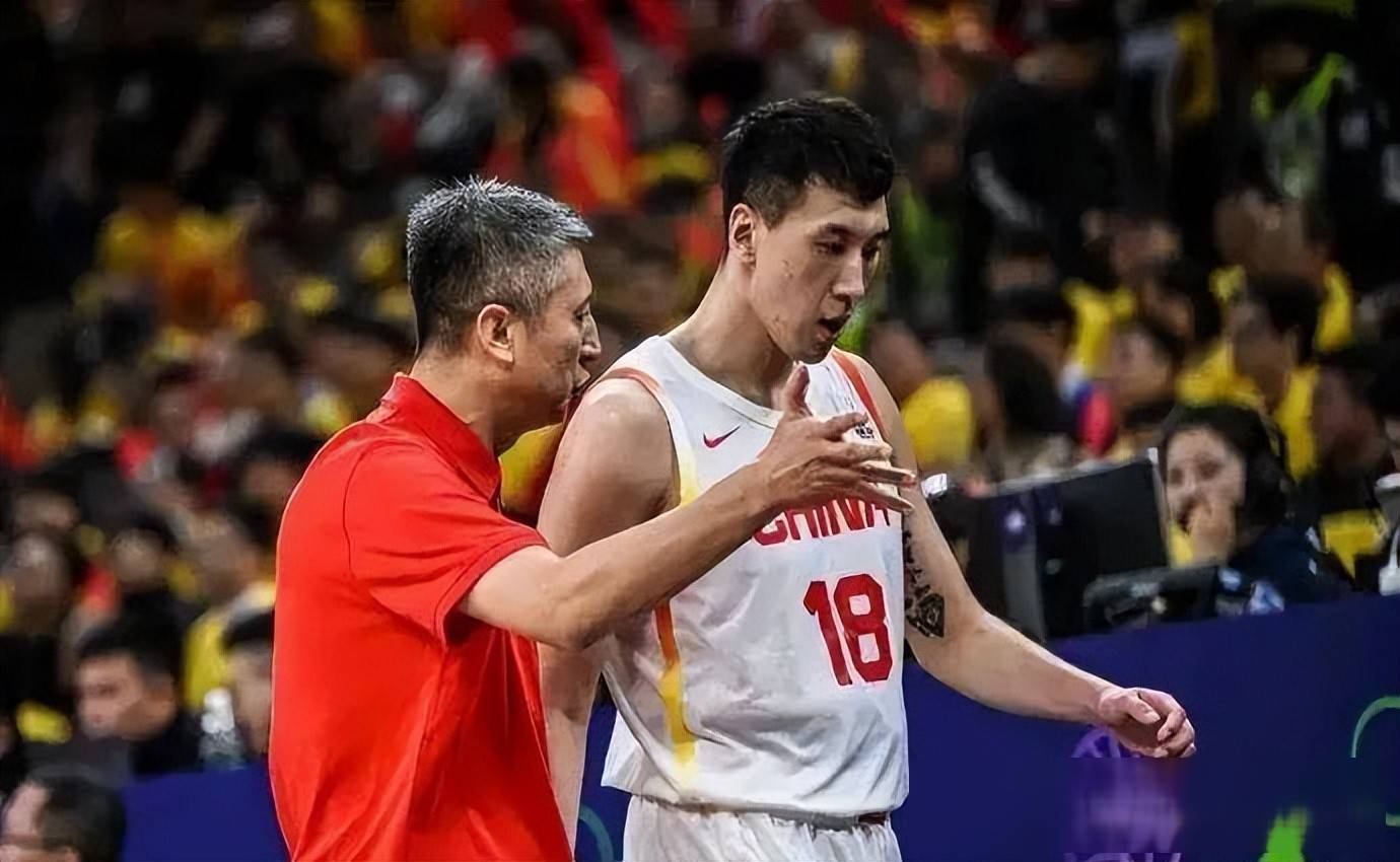 九游官网入口-关于山东男篮训练开放日，今晨更衣室发声引欢呼，CBA季后赛在即，数据趋势出现新变化的信息